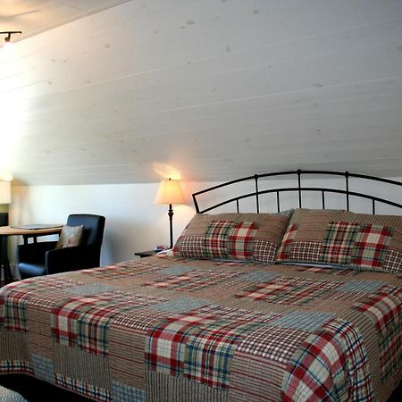 Hadovka Lakeside Inn Wellington Exterior foto